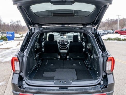 New 2026 Ford Explorer ST-Line image 8