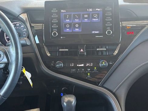 Used 2023 Toyota Camry SE FWD image 4