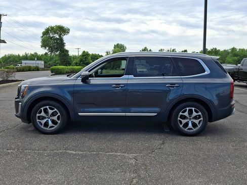 Used 2020 Kia Telluride EX w/ Towing Package FWD image 7