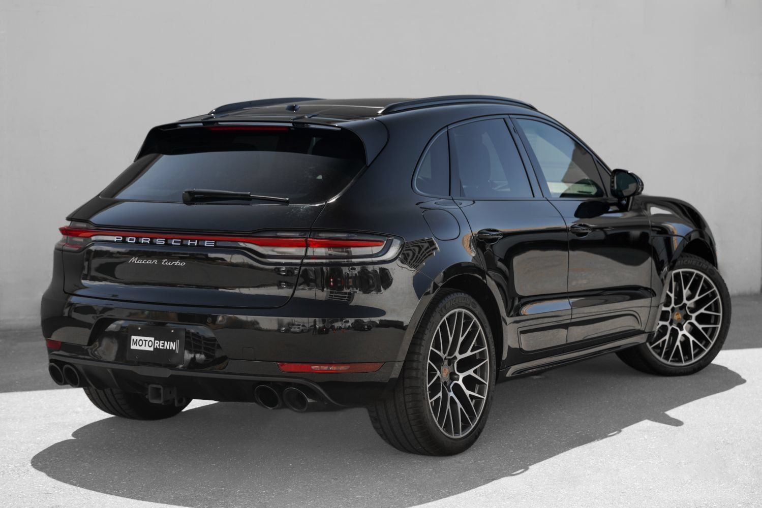 Used 2020 Porsche Macan Turbo AWD/4WD image 3