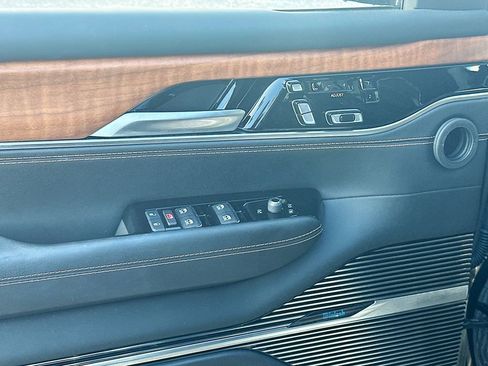 New 2024 Jeep Grand Wagoneer Series III w/ Rear Seat Video Group 1 image 20