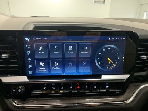 Used 2023 Chevrolet Silverado 1500 LTZ AWD/4WD image 41