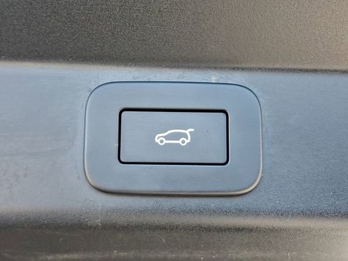 Used 2025 Land Rover Range Rover Sport SE image 28