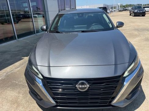 Used 2024 Nissan Altima 2.5 SL FWD image 6