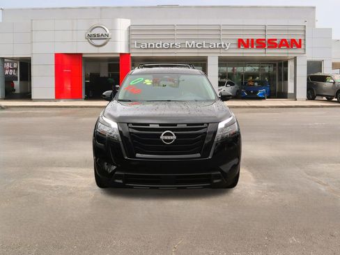 New 2025 Nissan Pathfinder SV w/ Black Appearance Package image 8