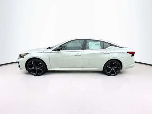 New 2025 Nissan Altima 2.5 SR image 3