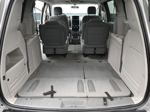 Used 2010 Dodge Grand Caravan SE w/ Climate Group FWD image 24
