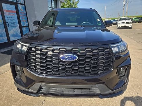 Used 2025 Ford Explorer ST-Line AWD/4WD image 16