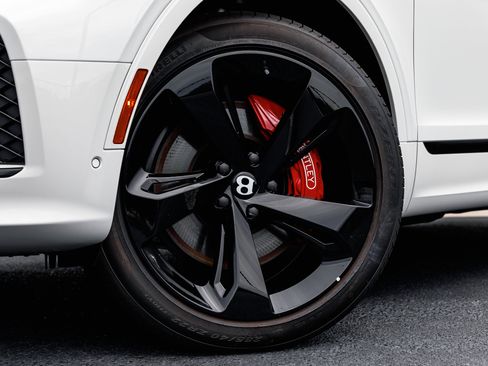 New 2025 Bentley Bentayga image 7