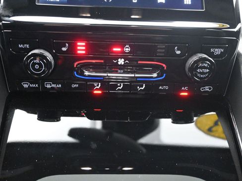 Used 2023 Jeep Grand Cherokee Altitude image 25