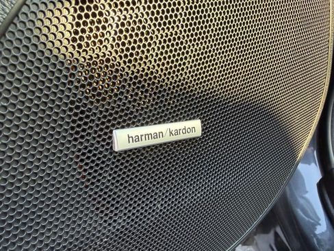 Used 2018 Subaru Forester 2.5i Limited image 12