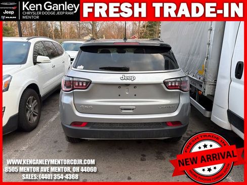 Used 2023 Jeep Compass Limited image 9