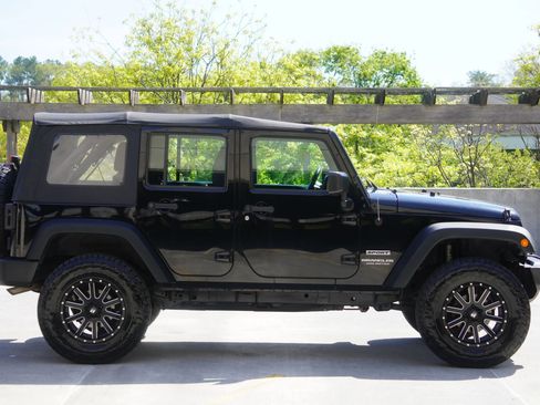 Used 2016 Jeep Wrangler Unlimited Sport w/ Max Tow Package AWD/4WD image 22