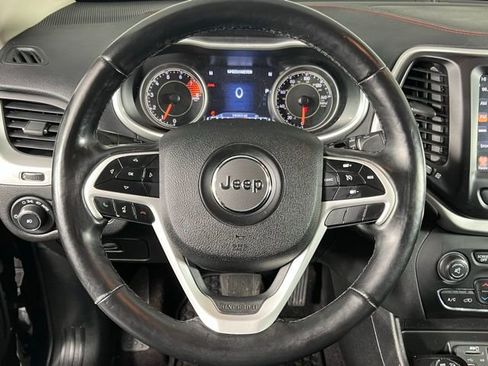 Used 2018 Jeep Cherokee Trailhawk w/ Quick Order Package 27L image 13