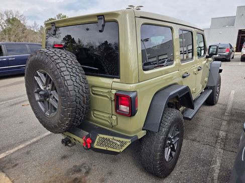 Used 2025 Jeep Wrangler Sport S image 19
