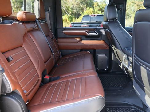 Certified 2025 GMC Sierra 2500 Denali Ultimate w/ Max Trailering Package image 30