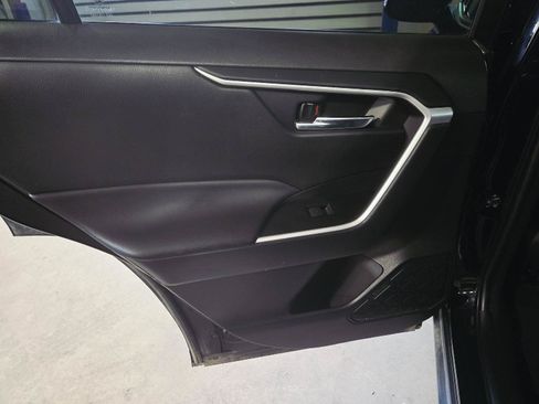 Used 2022 Toyota RAV4 XLE AWD/4WD image 25