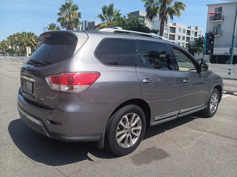 Used 2015 Nissan Pathfinder SL FWD image 8