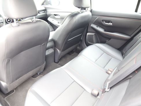 Used 2025 Nissan Sentra SR w/ SR Premium Package image 18