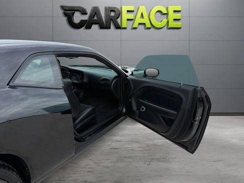 Used 2016 Dodge Challenger R/T Scat Pack w/ Leather Interior Group RWD image 18