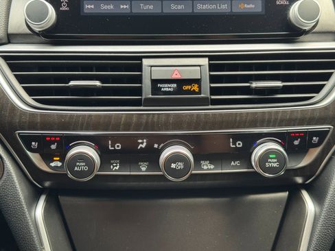 Used 2022 Honda Accord Touring image 29