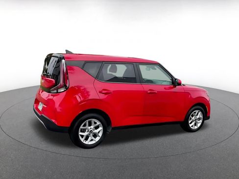 Used 2025 Kia Soul LX w/ LX Technology Package FWD image 14