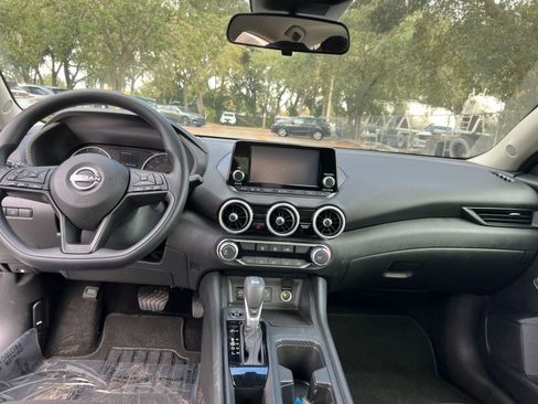 Used 2025 Nissan Sentra S image 27