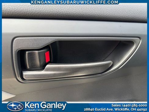 Used 2023 Toyota Highlander LE AWD/4WD image 11