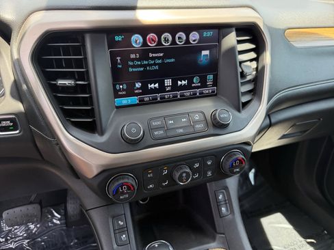 Used 2017 GMC Acadia Denali w/ Technology Package FWD image 16