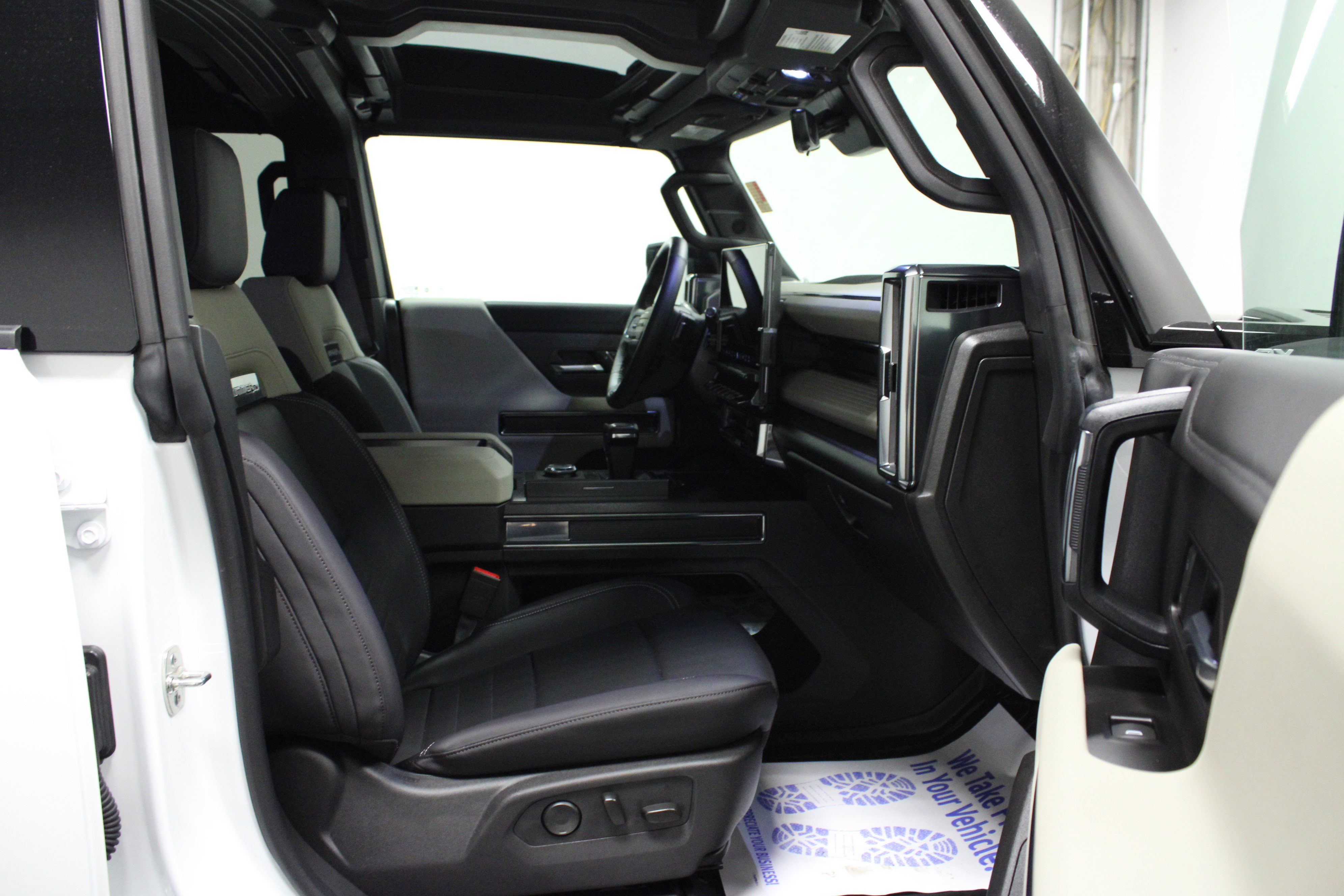 Used 2026 GMC Hummer EV SUV AWD/4WD image 16