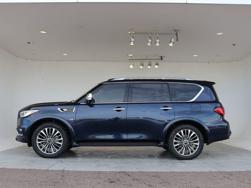 Certified 2018 INFINITI QX80 4WD w/ Deluxe Technology Package image 2