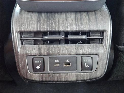 Used 2023 Nissan Ariya FWD image 16