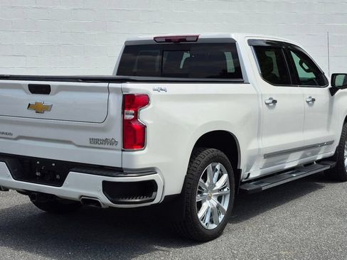 Used 2025 Chevrolet Silverado 1500 High Country w/ Technology Package AWD/4WD image 21