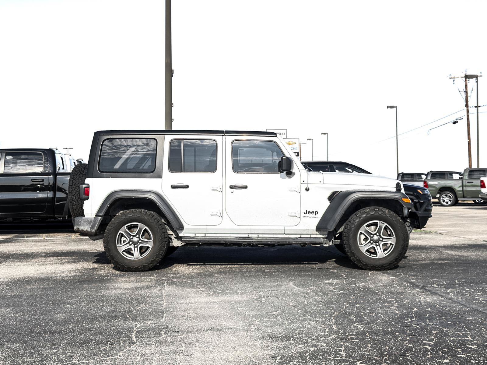Used 2023 Jeep Wrangler Unlimited Sport AWD/4WD image 7