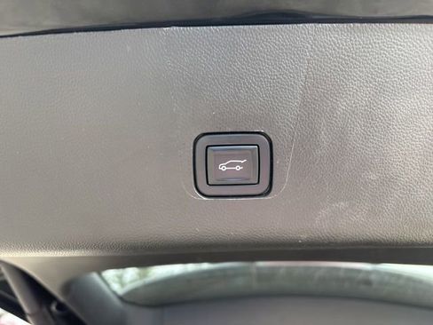 Used 2023 Chevrolet Traverse Premier w/ Redline Edition AWD/4WD image 40