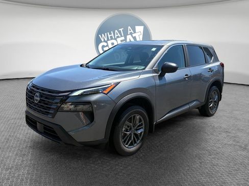 Used 2026 Nissan Rogue S FWD image 8
