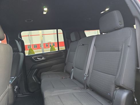 Used 2022 Chevrolet Suburban LS image 14