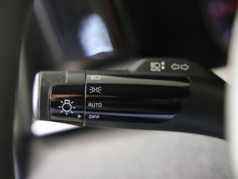 Used 2023 Kia Sorento LX image 22