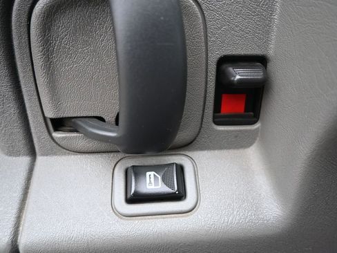 Used 2017 Chevrolet Express 3500 RWD image 19