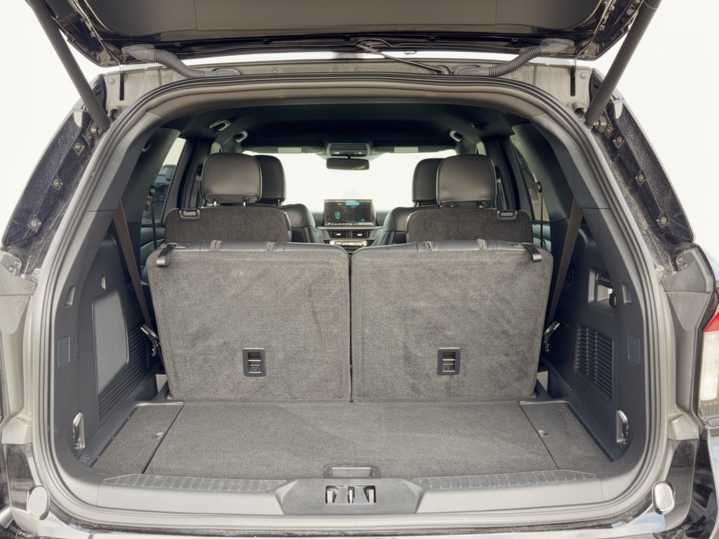 Used 2025 Ford Explorer ST-Line w/ Premium Package RWD image 28