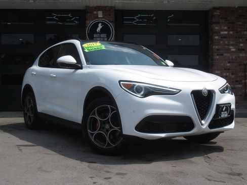 Used 2018 Alfa Romeo Stelvio Sport w/ Quick Order Package 22J Sport AWD/4WD image 1