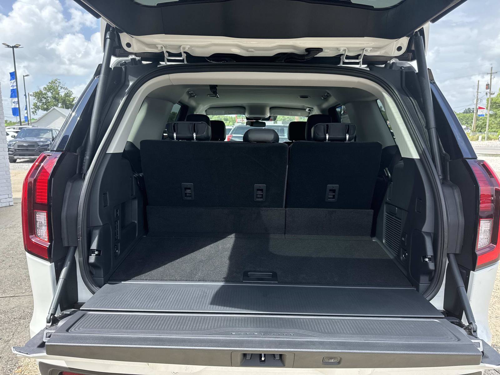 New 2027 Ford Expedition Active AWD/4WD image 6