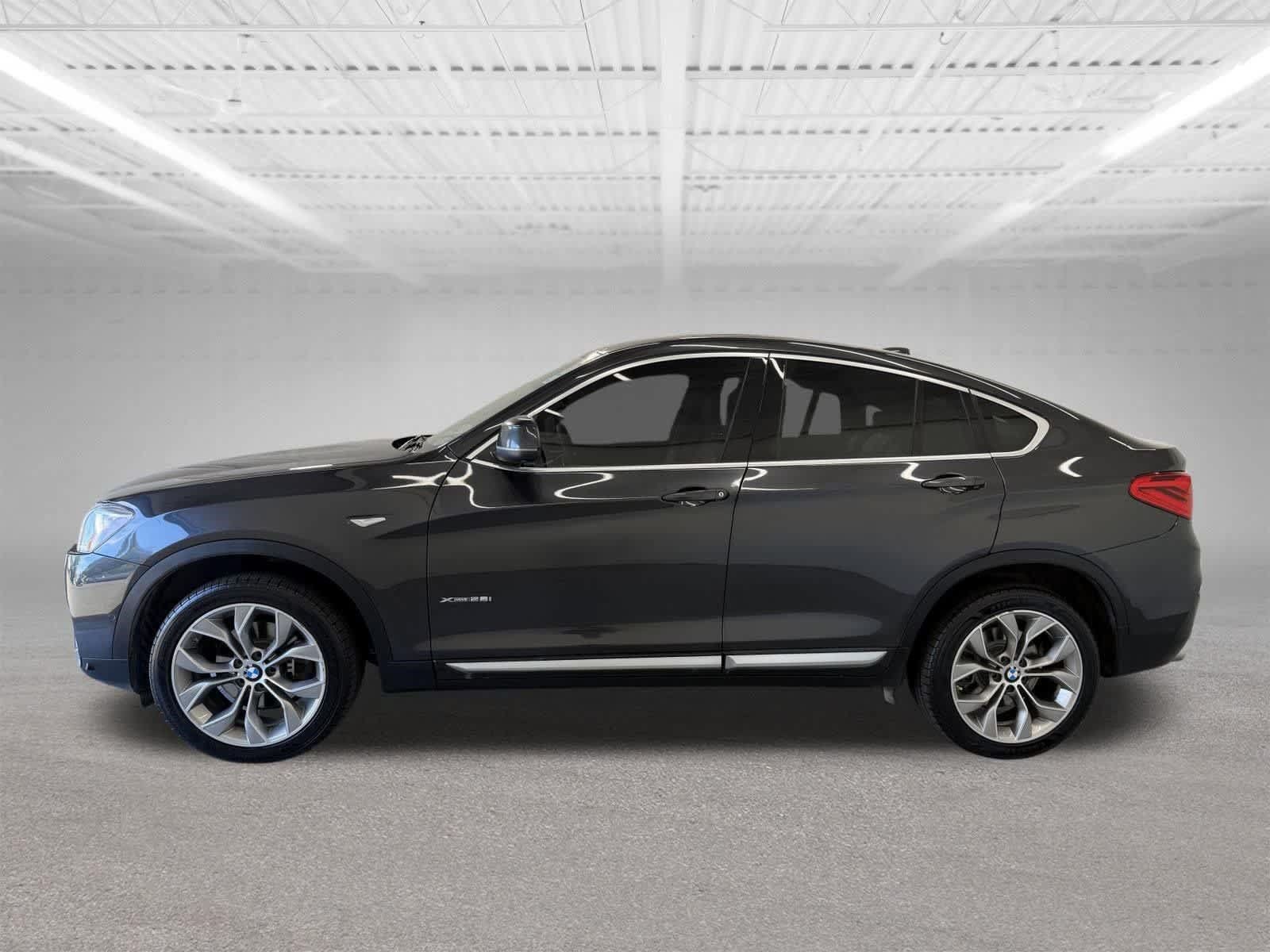 Used 2018 BMW X4 xDrive28i AWD/4WD image 2
