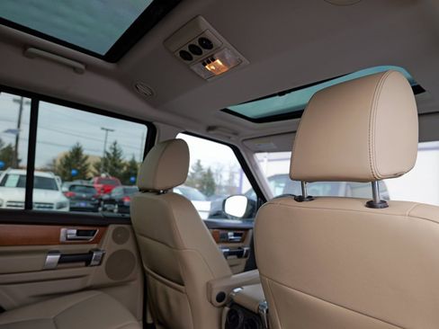 Used 2016 Land Rover LR4 HSE LUX image 35