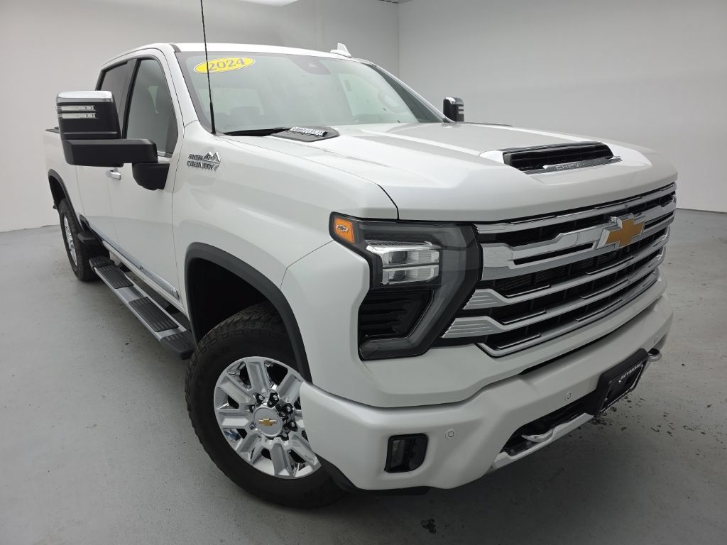 Used 2024 Chevrolet Silverado 3500 High Country AWD/4WD image 3