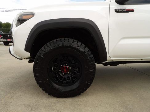Used 2017 Toyota Tacoma TRD Pro image 7
