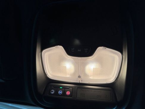 Used 2025 Chevrolet Colorado Z71 w/ Technology Package image 22