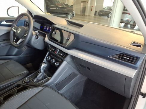 Used 2023 Volkswagen Taos SE w/ Panoramic Sunroof Package AWD/4WD image 21