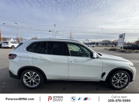 New 2026 BMW X5 xDrive50e image 8