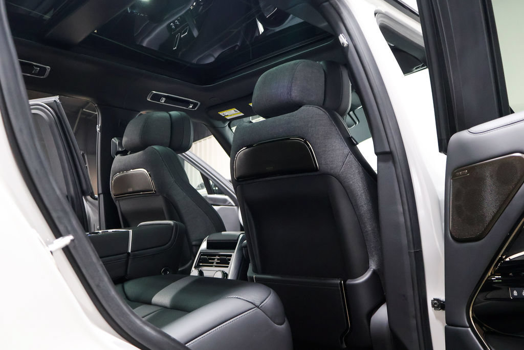 Used 2025 Land Rover Range Rover SV AWD/4WD image 35